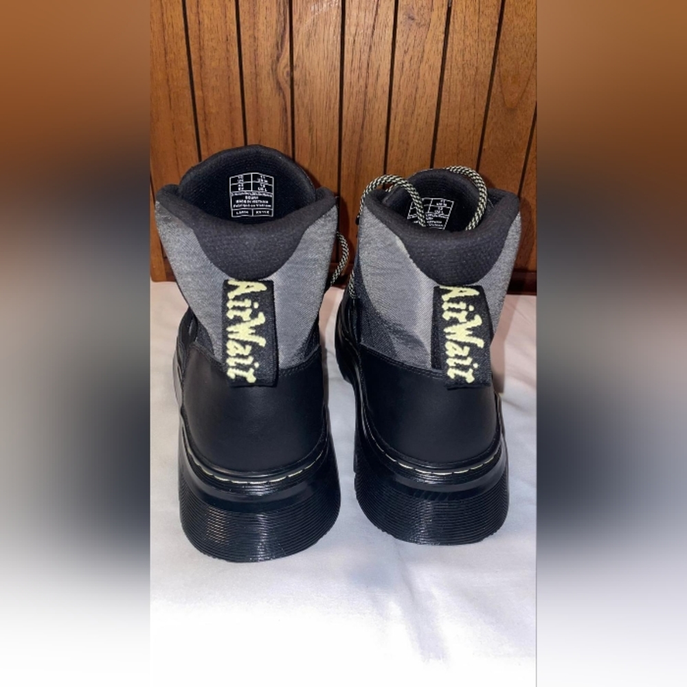 NEW DR. MARTENS MENS BOOTS SIZE 11 M / 12 L - Picture 9 of 15